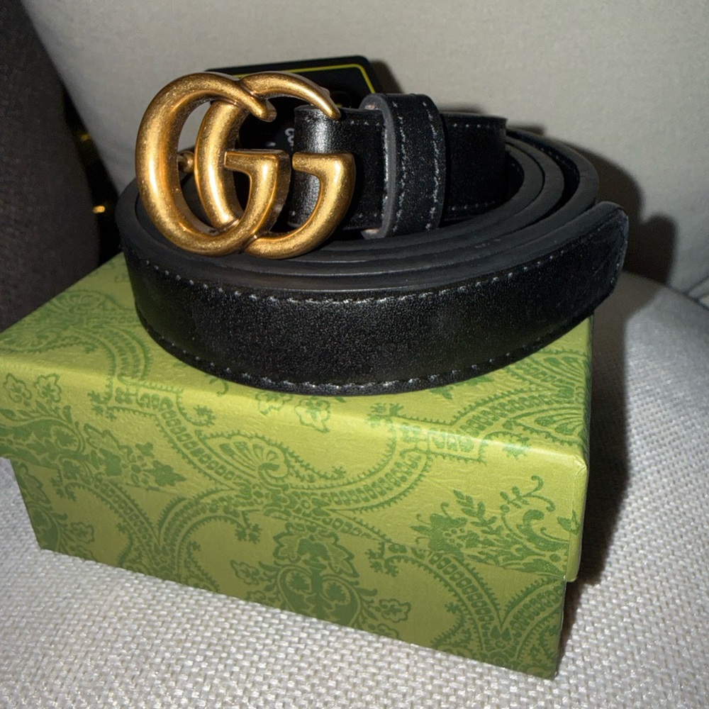 Gucci Black Leather Belt with Gold Buckle - Picture 5 of 5